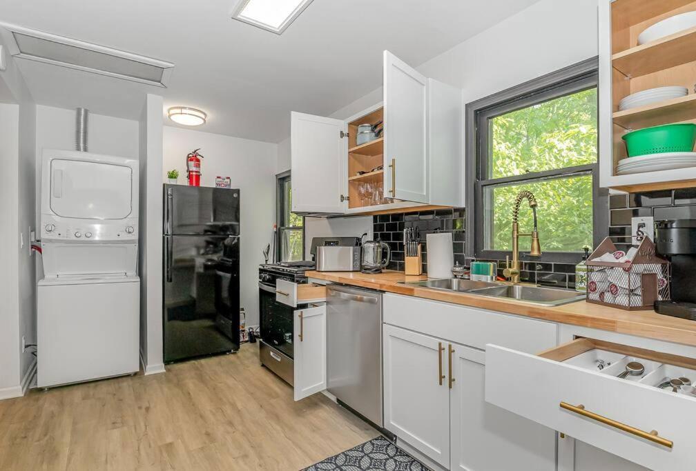 Black Cabin Getaway In Woods I Valpo Valparaiso Luaran gambar